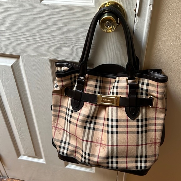 Burberry Tote bag with Sling Using good condition with dust bag - Picture 4 of 16